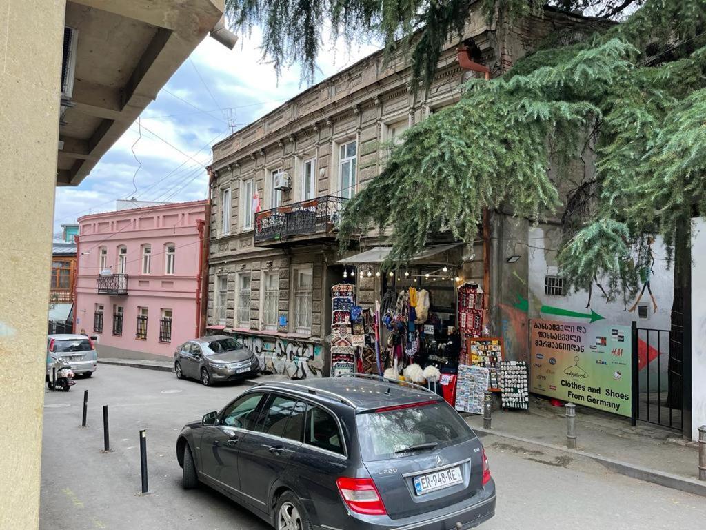 Ia`s Homestay Tbilisi Bagian luar foto